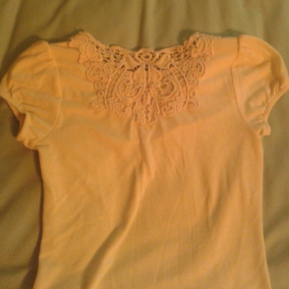 Yellow shirt - Picture 2 of 3