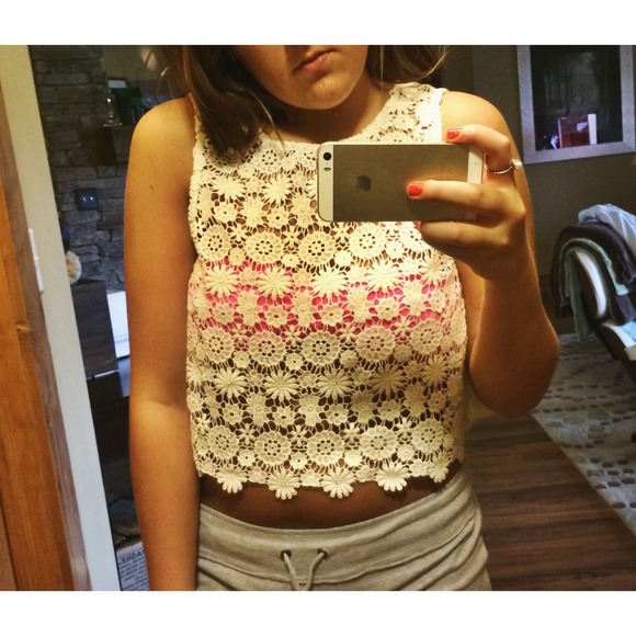 SOLD 🚫 white top - Picture 2 of 3