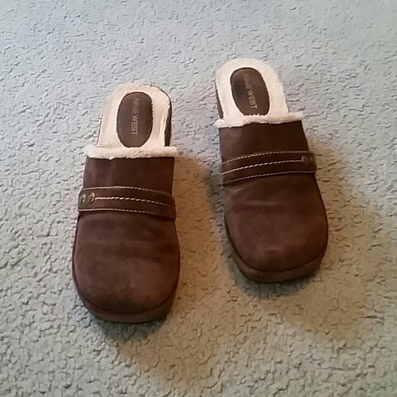 Nine West Clogs - Picture 2 of 3