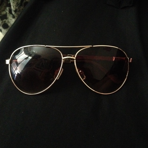 Steve Madden Aviator Sunglasses