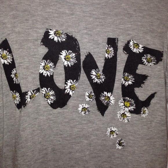 ⚜B*Jewel ⚜ LOVE 3/4 Sleeves Crop w/Daisies & Studs - Picture 2 of 4