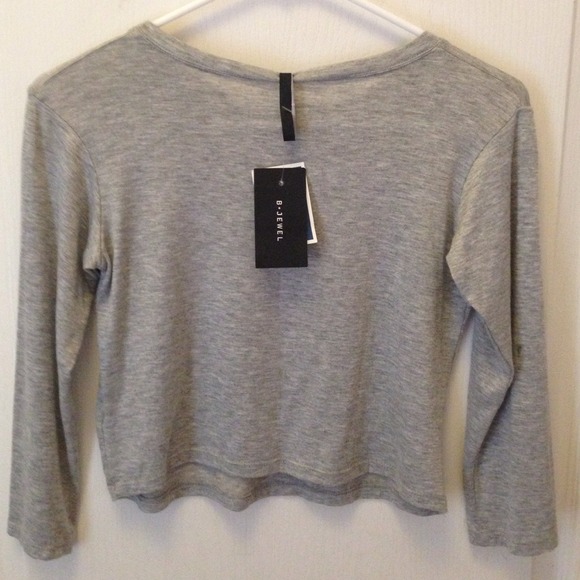 ⚜B*Jewel ⚜ LOVE 3/4 Sleeves Crop w/Daisies & Studs - Picture 4 of 4