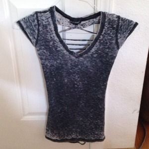 Gray t-shirt with a cutout back