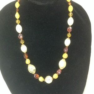 ⬇️Vtg Single Strand Beaded Necklace