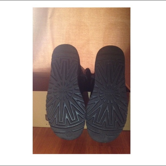 Black Sequin Uggs 💖✨REDUCED✨💖 - Picture 4 of 4