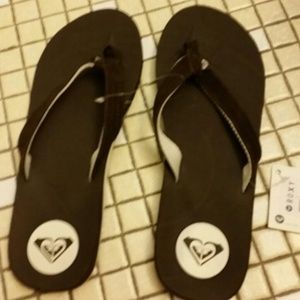 Roxy flip flops, size 10, brown, new with tags