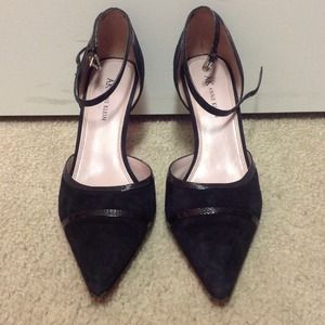 Anne Klein black pointed heels size 8