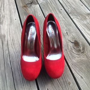 NWOT Red pump heels