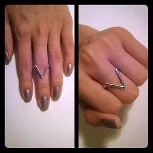 Chevron Midi Ring