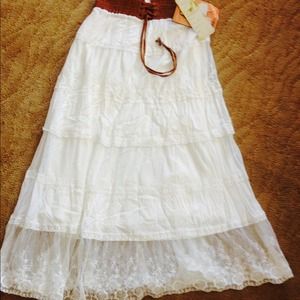 Gorgeous long lace skirt and purse. .@tigeress