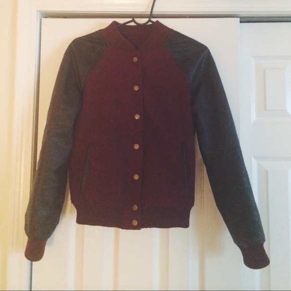 ✨Forever 21 faux leather varsity jacket✨