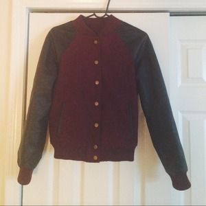 ✨Forever 21 faux leather varsity jacket✨