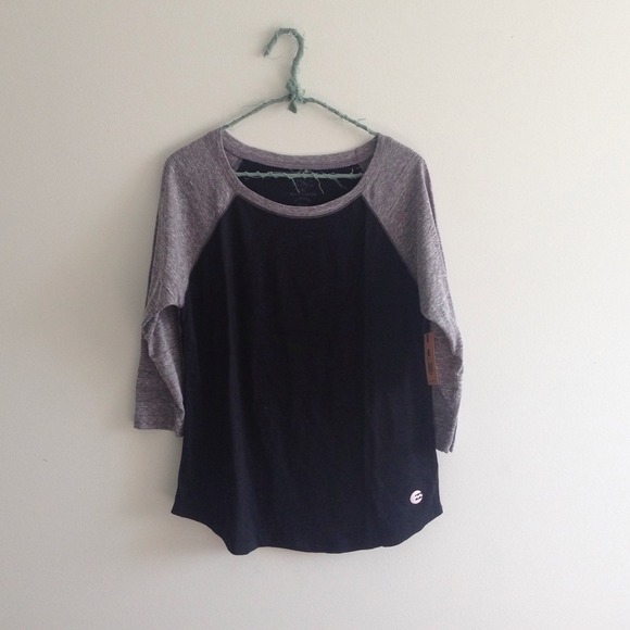 SOLD- NWT billabong baseball tee