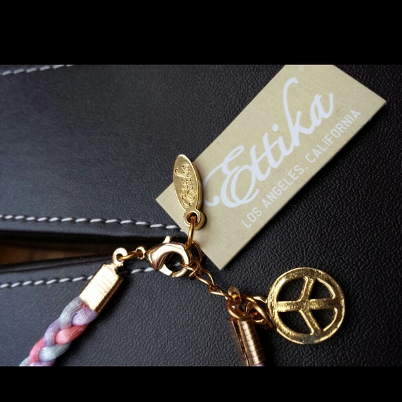 ■Bundled■ Ettika Peace Sign Friendship Bracelet - Picture 3 of 4