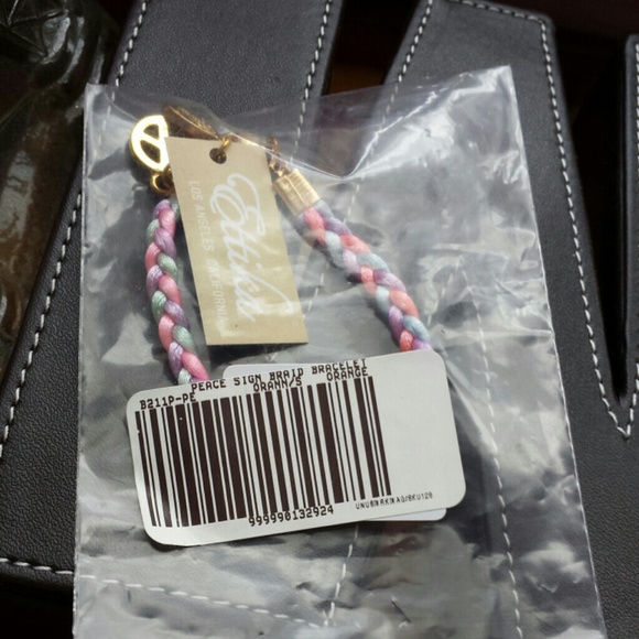 ■Bundled■ Ettika Peace Sign Friendship Bracelet - Picture 4 of 4