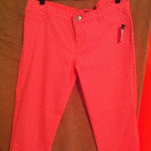 Capris hot pink with white dots