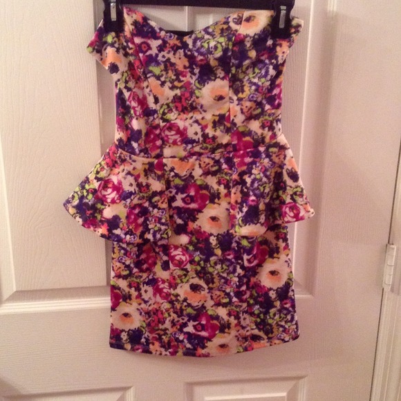 Colorful sweetheart strapless dress