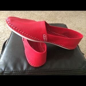 BCBG BRAND NEW slip on Flats!!!