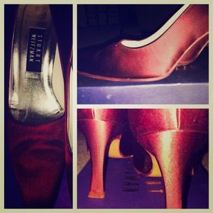 Stuart Weitzman Satin pumps. With Box size 8