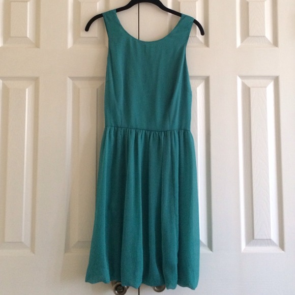 💕ASOS dress with cut out back💕 - Picture 4 of 4