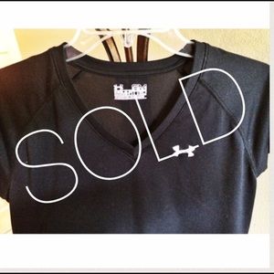 SOLD 🚫Underarmour shirt