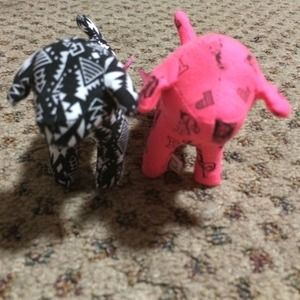 🚫SOLD🚫 Victoria's Secret PINK collectible dogs