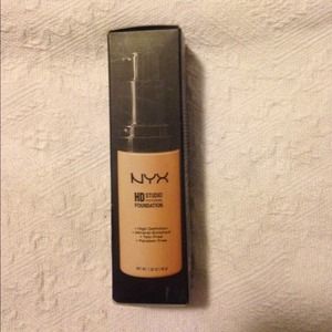 NYX HD studio foundation