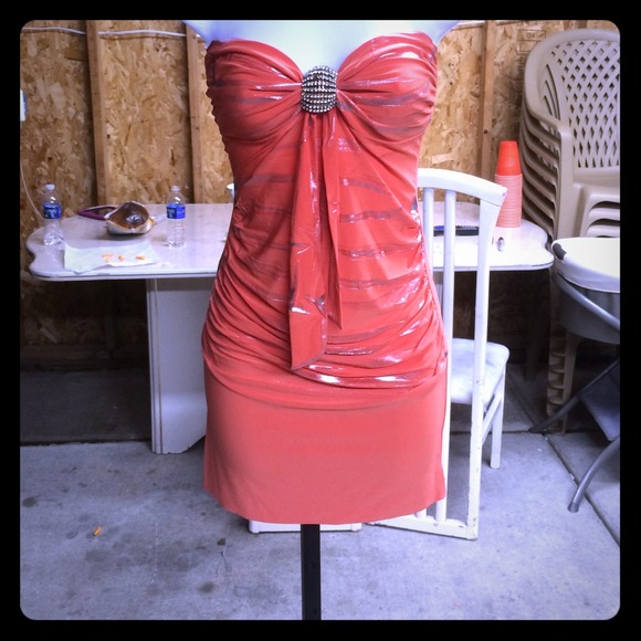 Tops - 🚨Clearance 🚨Orange strapless top/mini dress