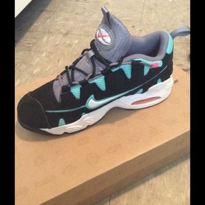 NIKE AIR MAX: Griffins 👟💨