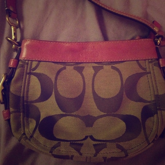 100% authentic coach bag. Price is flexiable