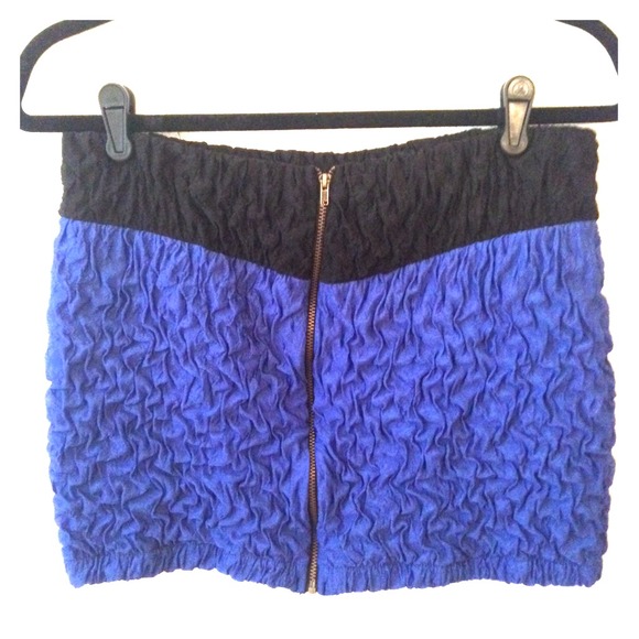 Super Cute Love Culture Zip Mini