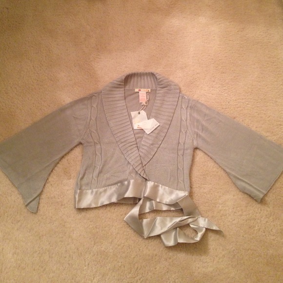 Sweaters - Crop Sweater