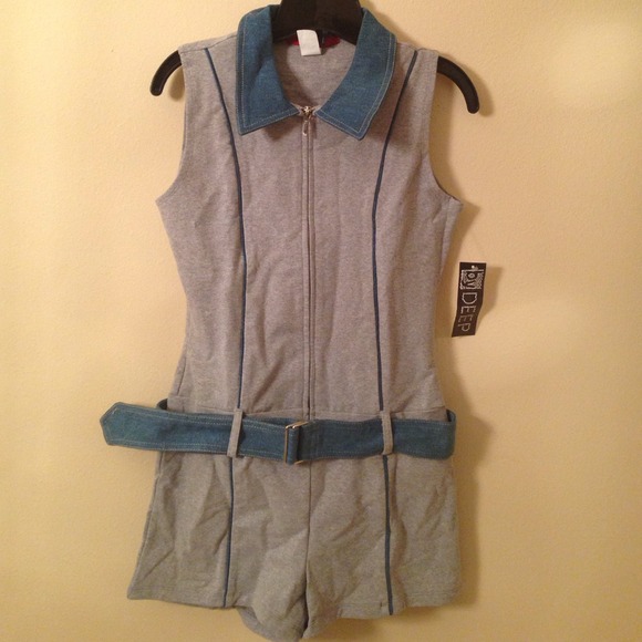 Short jumpsuit