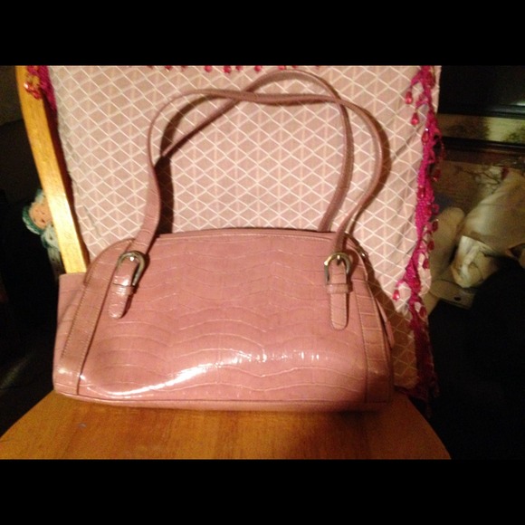 Pink alligator like faux leather handbag