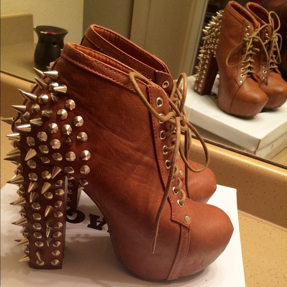 🚫SOLD🚫 Vintage brand spiked shoes