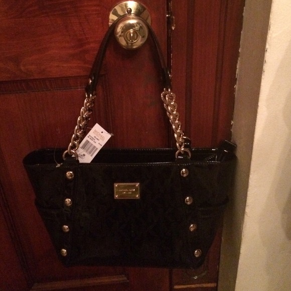 Michael Kors Collection Jaryn Large Tote | Shipped Free at ... 店名のcotree(コトリー)とは cotton(コットン)とtree(木)を合わせた言葉です ナチュラルで気取らないカントリーグッズを揃え 皆様がなごみ集えるスペースを目指しています.