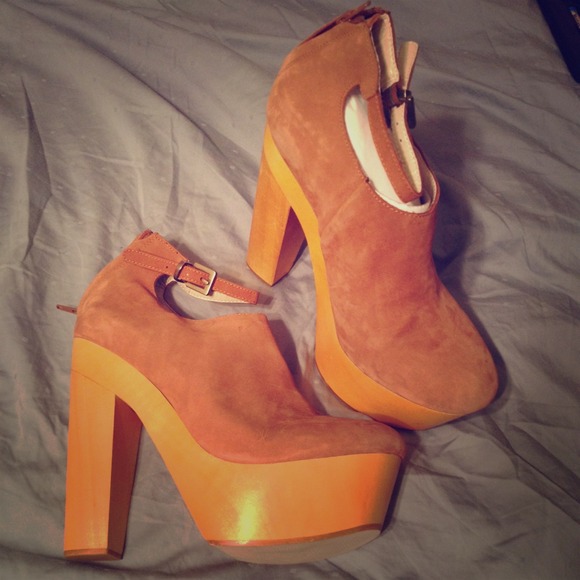 Messeca New York ankle boots