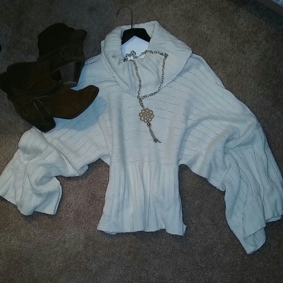 Oversized sweater. A fall staple!