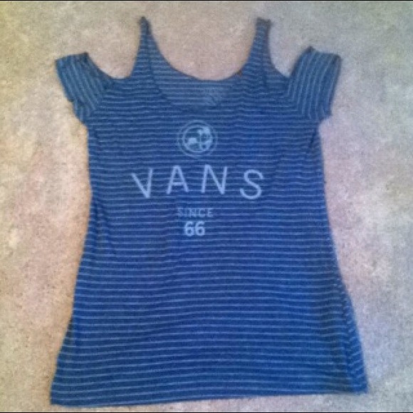 ✨Vans Cutout Sleeve Top - Picture 1 of 2