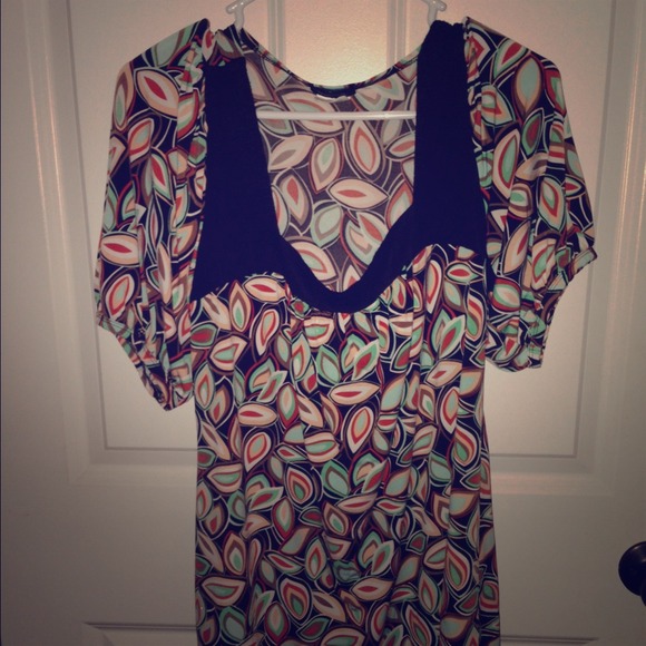 Cute orange/brown/mint green top.