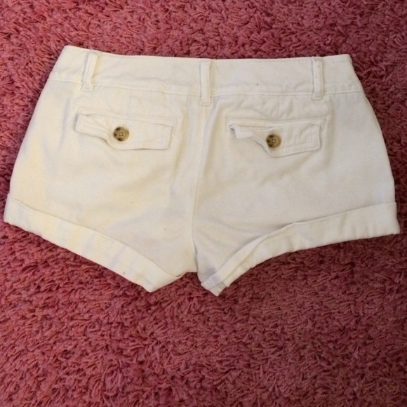 White shorts - Picture 2 of 2