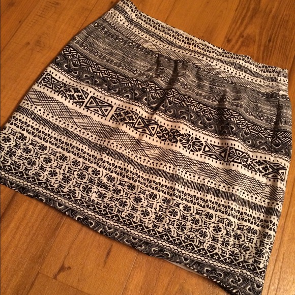 Forever 21  Aztec skirt