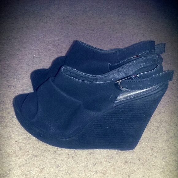 Wedge peep-toe sandals