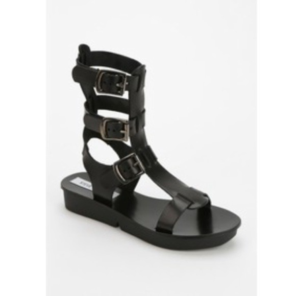 Steve Madden Shoes - Steve Madden Magnus sandal