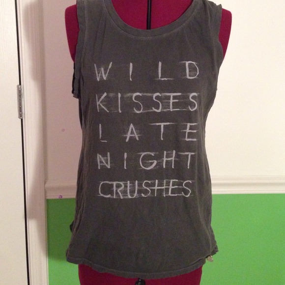 Kendall & Kylie Tops - Cutoff tee