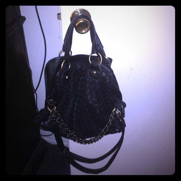 Handbags - Black weave hand bag