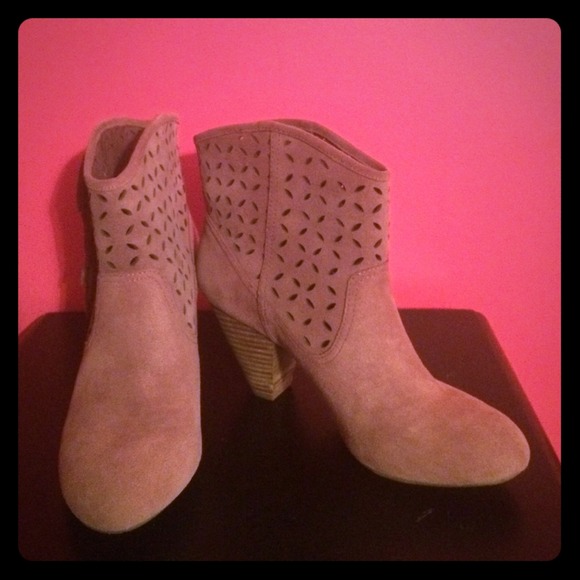 Jessica Simpson western fringe booties