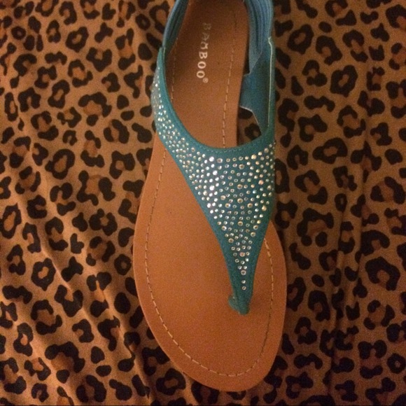 TURQUOISE 7 1/2 "bling" sandals!