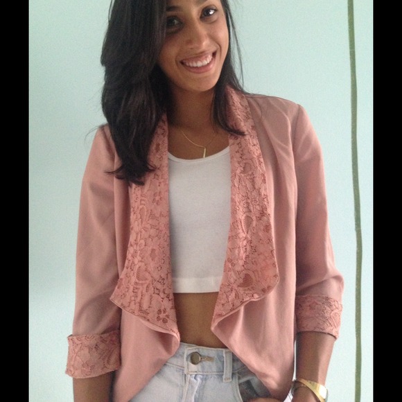 Peach cropped laced blazer. - Picture 2 of 4