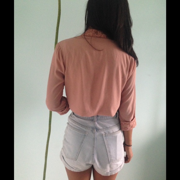 Peach cropped laced blazer. - Picture 3 of 4